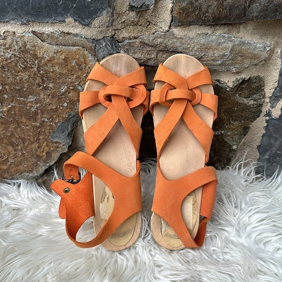 Moheda \'Sandy\' Swedish Wooden Braided Clog Sandal in Orange Size 40